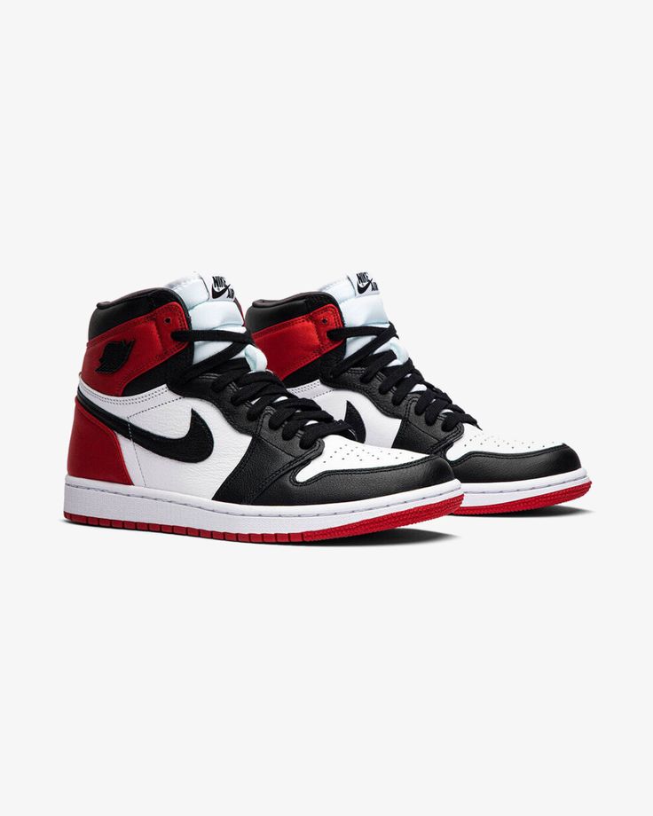 Nike Air Jordan 1 Retro High - Black Toe