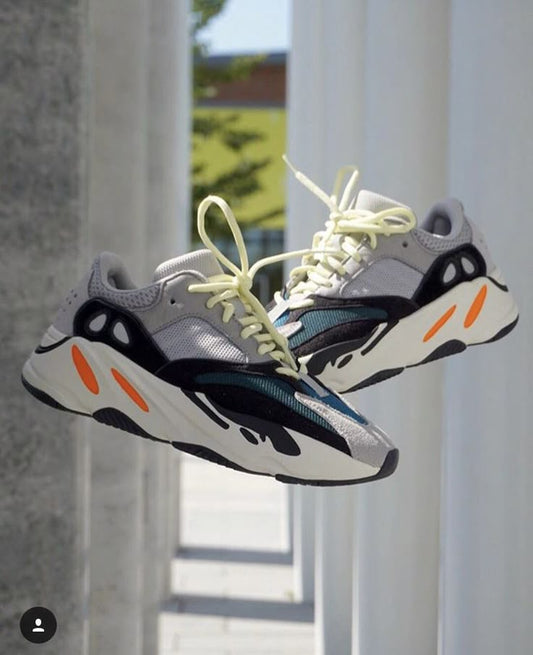 ADIDAS YEEZY BOOST 700 - Wave Runner