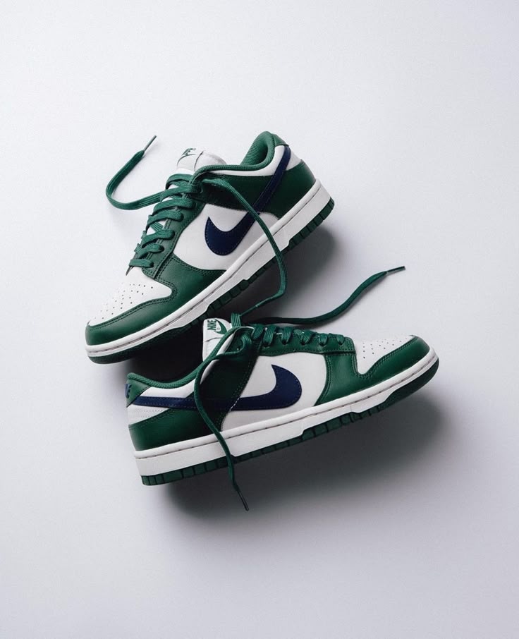 NIKE DUNK LOW - Green